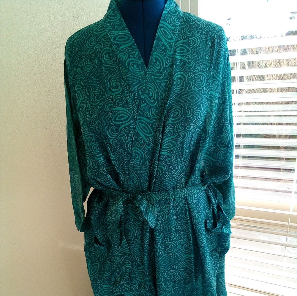 Vintage Indian silk fabric kimono robe.